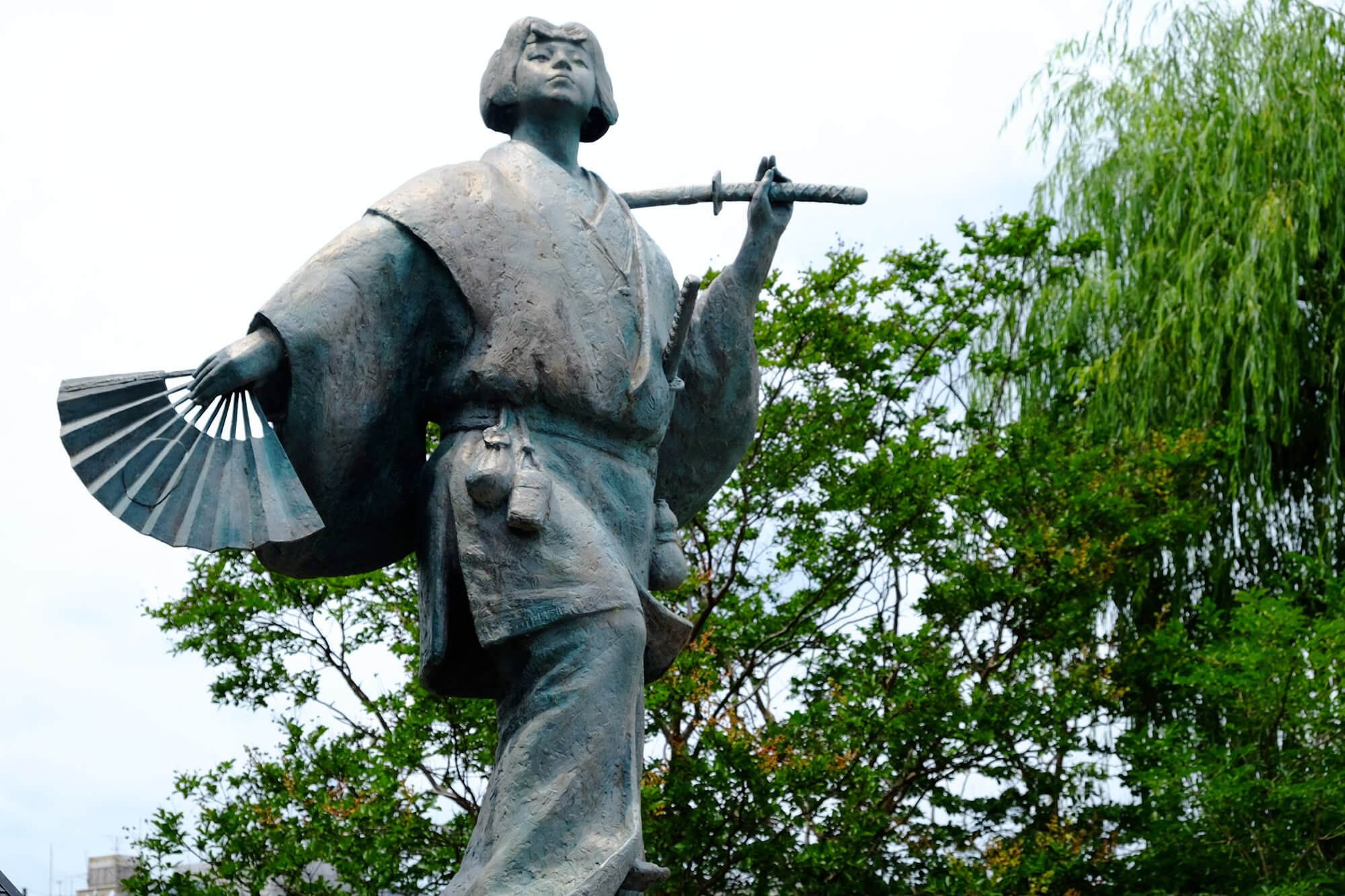 Izumo no Okuni statue