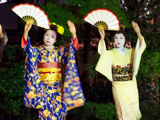 Kawabun - Geisha and Maiko performance